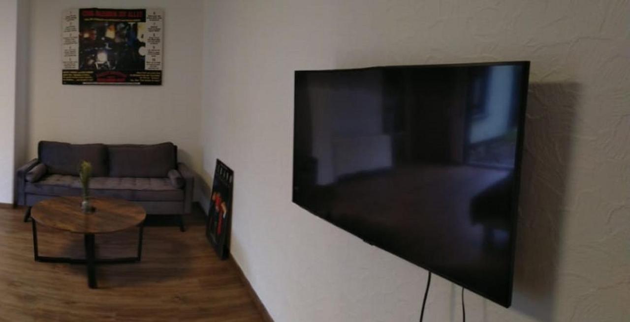 Kleine Ferienwohnung, Einzimmeraparment In Altenkirchen Almersbach Eksteriør billede